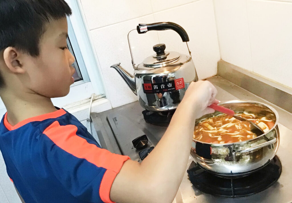 【親子料理】從3-4歲開始學習做家事