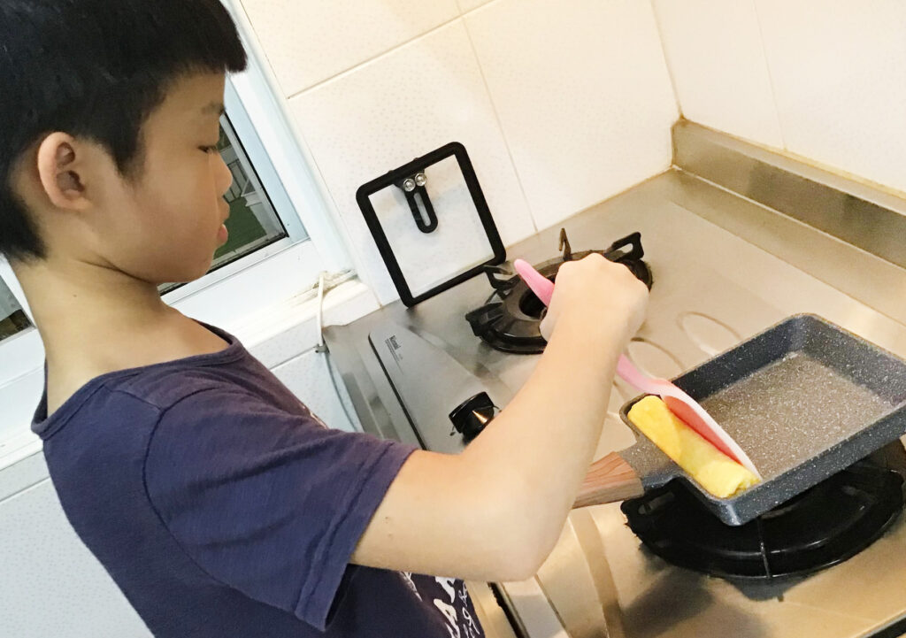 【親子料理】從3-4歲開始學習做家事