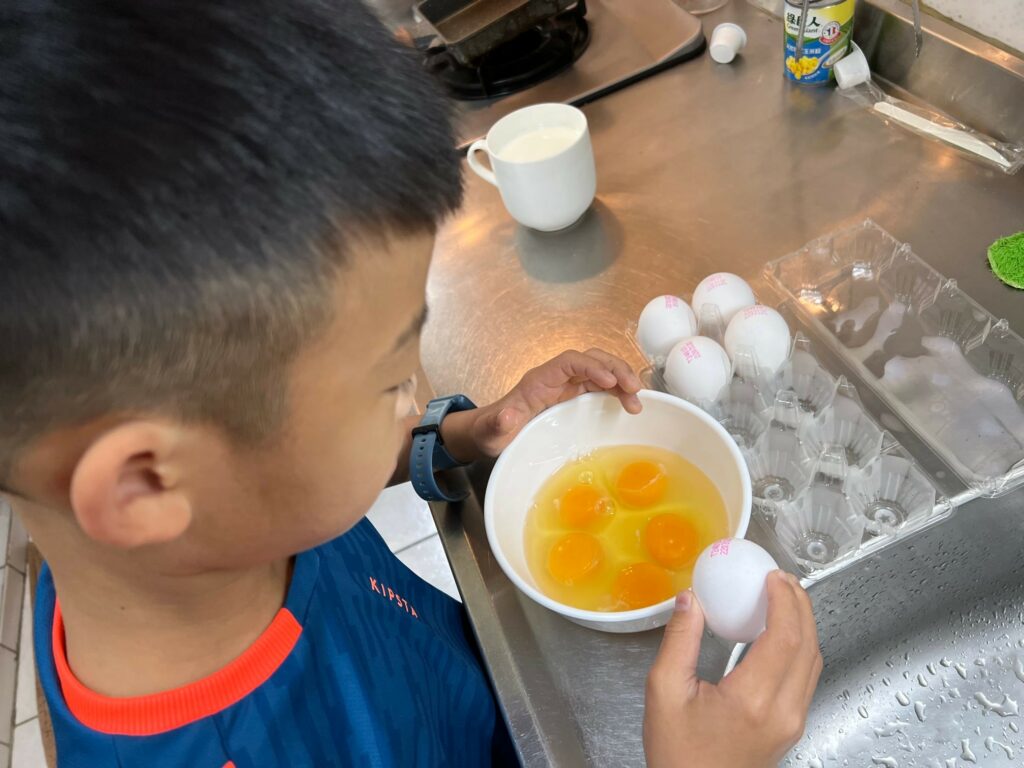【親子料理】靠自己的開心農場，來盤羅勒玉子燒