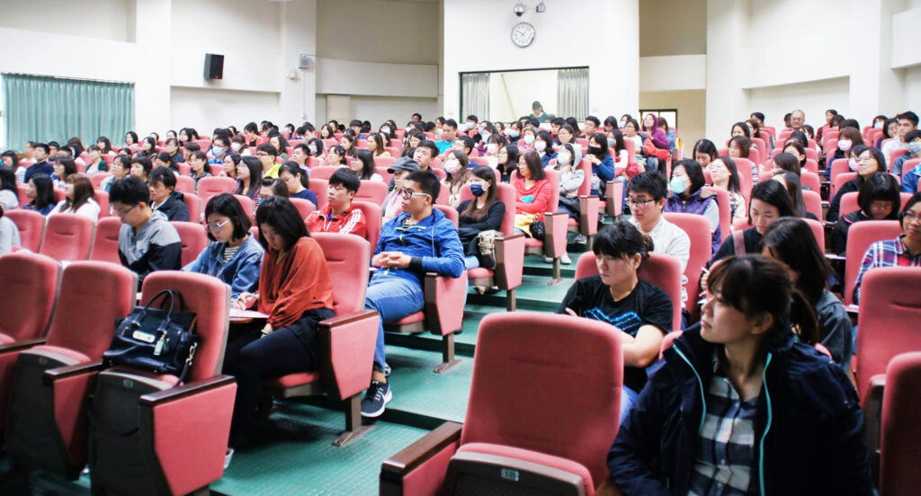 教書教到第五年，我確實很仔細的想過「轉行」這件事