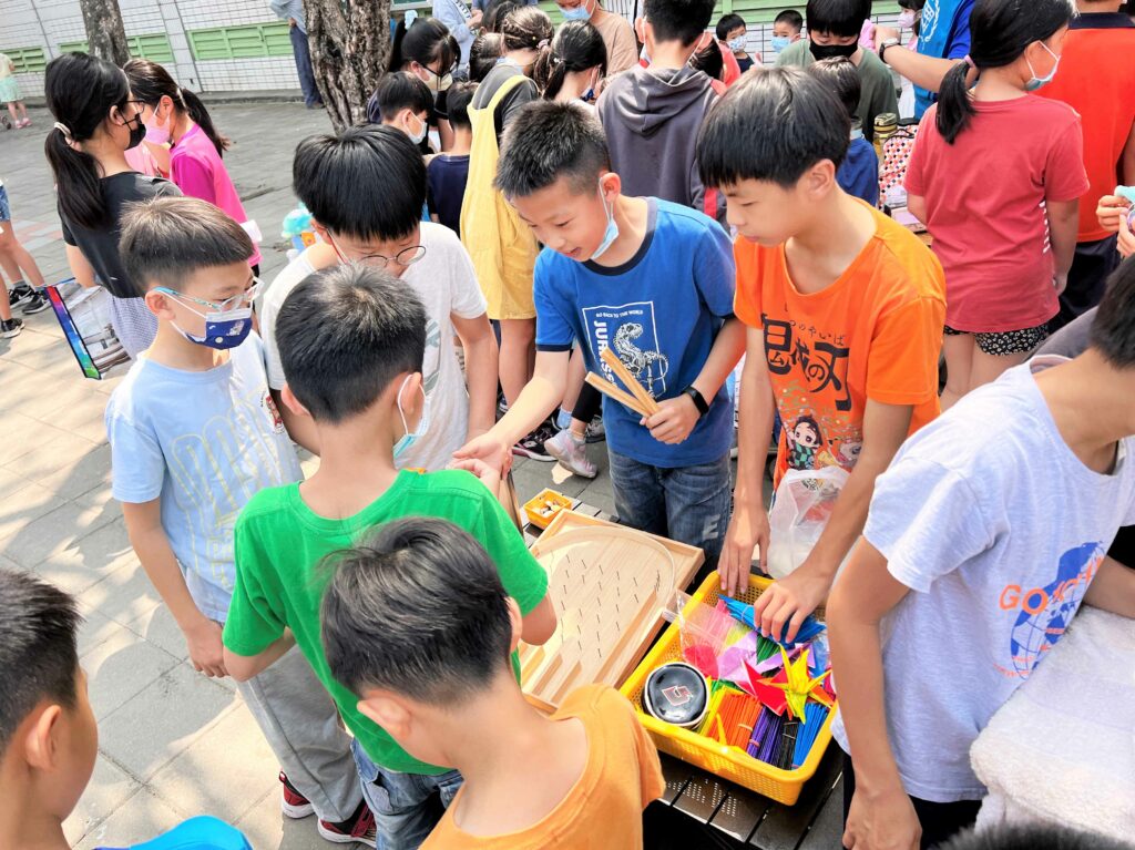 園遊會跳蚤市場，財商教育如何教？有富腦袋，才會有富口袋