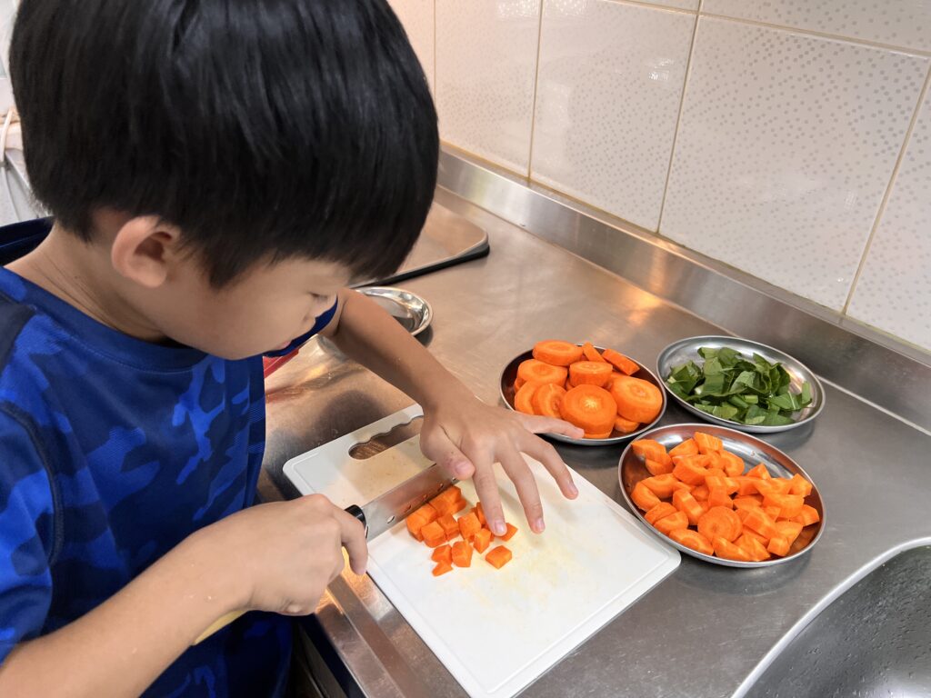 【親子料理】還原四年級國語課本「奶奶的排骨粥」，讓排骨粥真實呈現