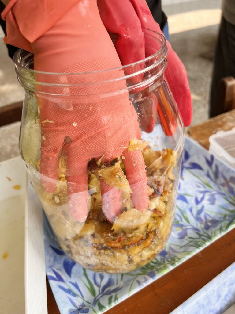 如何製作鳳梨皮發酵液態肥料