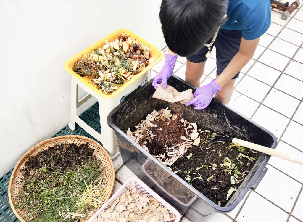 DIY有機堆肥3，從廢土到沃土：利用舊土製造高效有機堆肥(瓦楞紙)