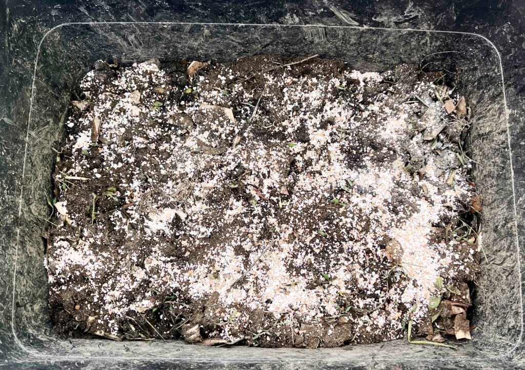 DIY有機堆肥3，從廢土到沃土：利用舊土製造高效有機堆肥(瓦楞紙)