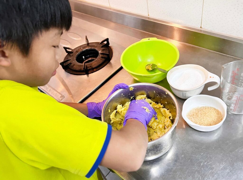 夜市小吃自己做，「地瓜球」製作方式